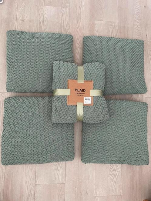 Groene kussens met plaid - Nieuw!, Huis en Inrichting, Woonaccessoires | Kussens, Nieuw, Ophalen of Verzenden