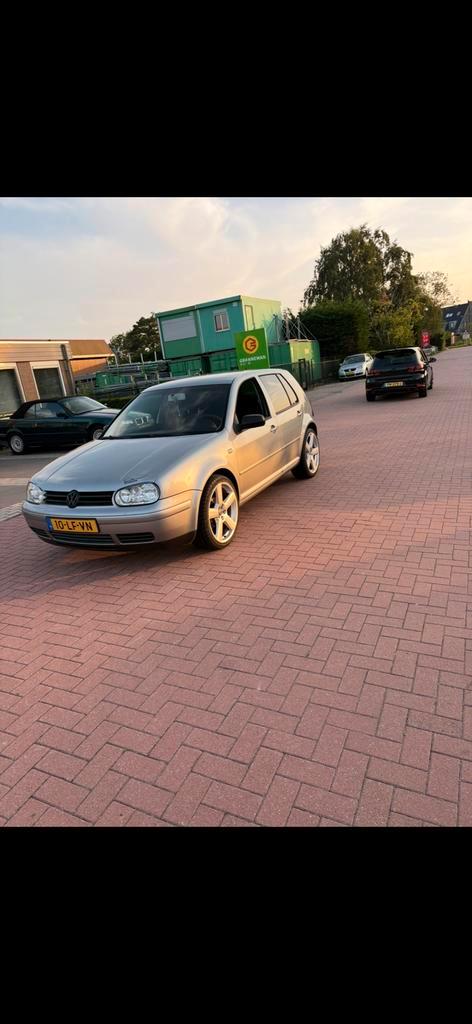 Volkswagen Golf 1.6 77KW 2002 Grijs, Auto's, Volkswagen, Particulier, Golf, Benzine, C, Hatchback, Handgeschakeld, Origineel Nederlands