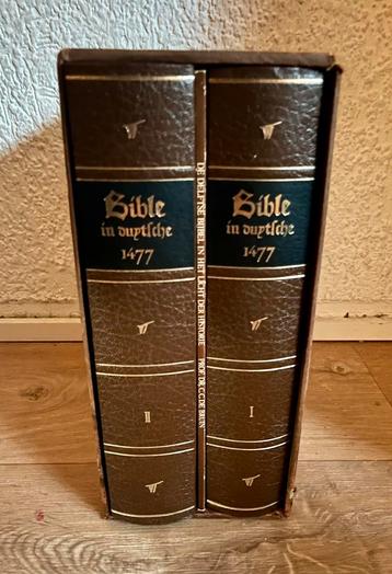 De Delftse Bijbel van 1477 facsimile uit 1977 in box beschikbaar voor biedingen