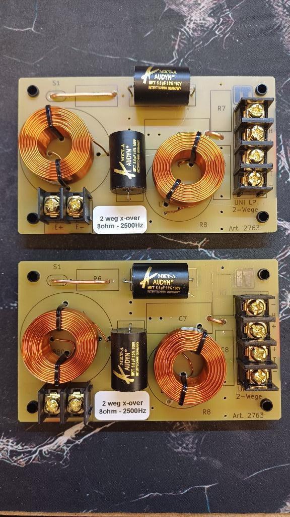 2 weg universele crossover 2500hz - 8ohm - 12db - 85/140watt, Audio, Tv en Foto, Luidsprekers, Zo goed als nieuw, Front, Rear of Stereo speakers