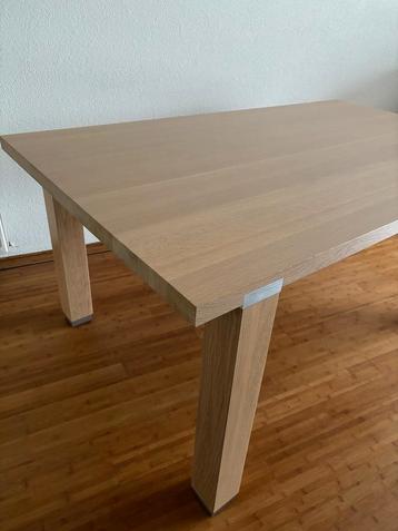 Moderne Massief Eiken eettafel (white Wash) met aluminium 