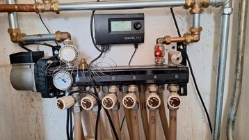 Verdeler vloerverwarming 6 groep, met pompschakelaar beschikbaar voor biedingen