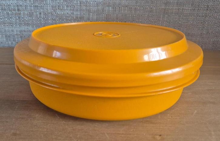 Tupperware Seal N Serve Serveerkom Oranje Hoogte 6cm Ø 17cm, Huis en Inrichting, Keuken | Tupperware, Zo goed als nieuw, Overige typen