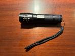 Noodpakket - Tactical zaklamp Pulver 1000 lumen, Caravans en Kamperen, Ophalen of Verzenden, Gebruikt, Batterij