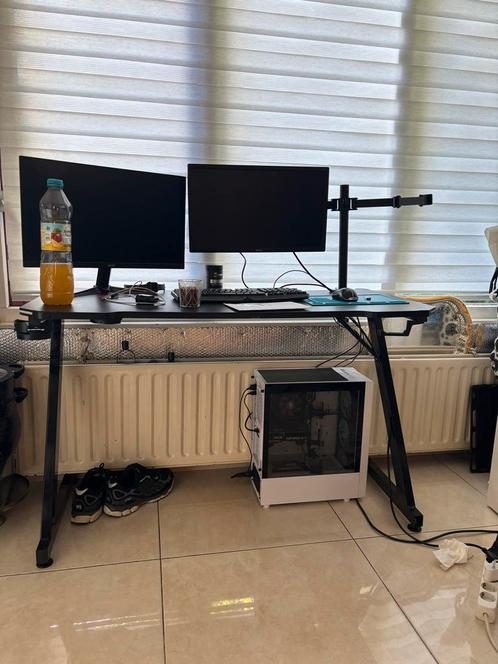 Game PC Setup met 2 Monitoren, Computers en Software, Monitoren, Gebruikt, 60 Hz of minder, HDMI, Gaming, In hoogte verstelbaar