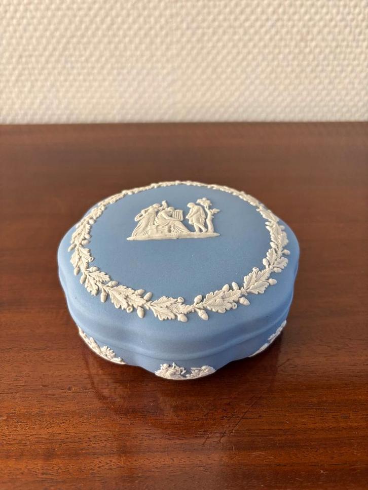 Vintage Wedgwood Jasperware snuisterijendoosje / dekselpot., Antiek en Kunst, Antiek | Keramiek en Aardewerk, Ophalen of Verzenden