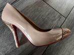 Pumps, Kleding | Dames, Schoenen, Ophalen of Verzenden, Zo goed als nieuw, Rood
