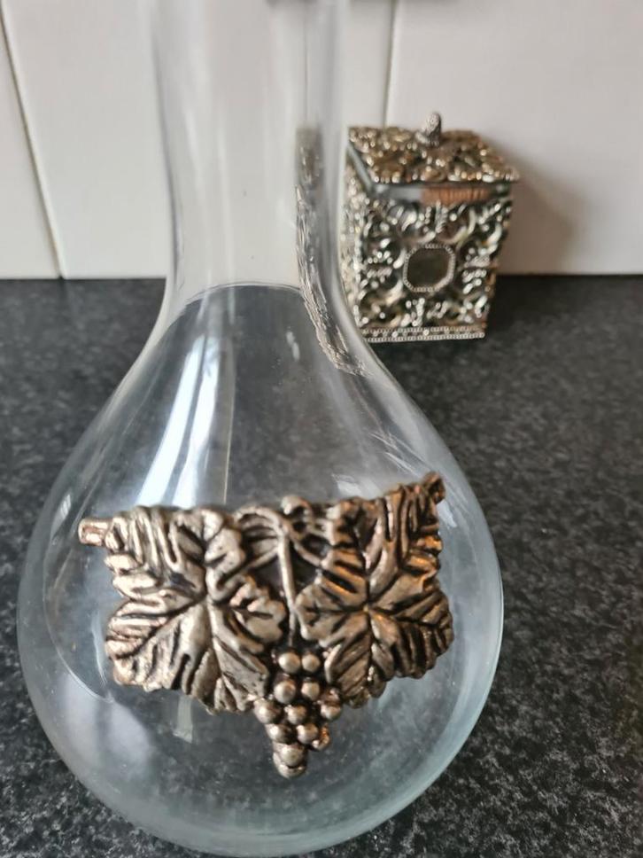 Vintage Glazen Karaf met Zilveren Druivenmotief, Antiek en Kunst, Antiek | Vazen, Ophalen of Verzenden