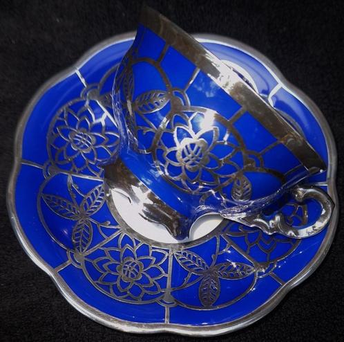 Exclusieve kop & schotel met  zilver montuur HUTSCHENREUTHER, Antiek en Kunst, Antiek | Servies los, Ophalen of Verzenden