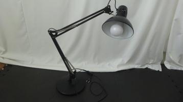 Desk Lamp beschikbaar voor biedingen