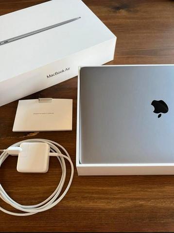 Macbook air M1 + laptop hoes + apple muis’2  beschikbaar voor biedingen