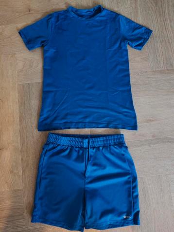Sport setje broek en shirt blauw maat 146/152 beschikbaar voor biedingen