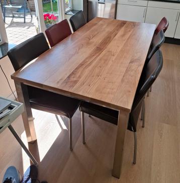 Eetkamer tafel hout en aluminium  beschikbaar voor biedingen