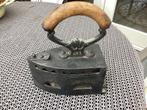 Vintage Strijkijzer met Houten Handvat, Ophalen of Verzenden