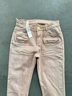 F566 Nieuw: jeans Jade Twelve: mt 27=XS=34 broek taupe beige, Kleding | Dames, Jade Twelve, Overige kleuren, Nieuw, Ophalen of Verzenden
