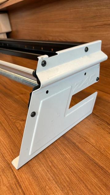 Papierrolhouder Zac 75 cm beschikbaar voor biedingen