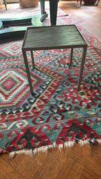 Retro deense stijl bijzettafel staal met leisteen 30x30x30, Ophalen, Minder dan 55 cm, Metaal of Aluminium, Rond