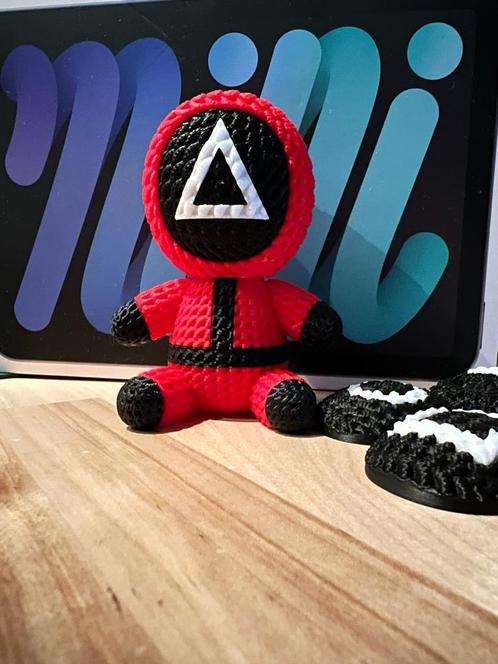 Squid Game triangle poppetje -  Verzamel ze allemaal!, Verzamelen, Poppetjes en Figuurtjes, Nieuw, Ophalen of Verzenden