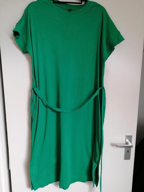 Groene sweatshirt jurk Hema, Kleding | Dames, Jurken, Gedragen, Maat 38/40 (M), Groen, Onder de knie, Ophalen of Verzenden