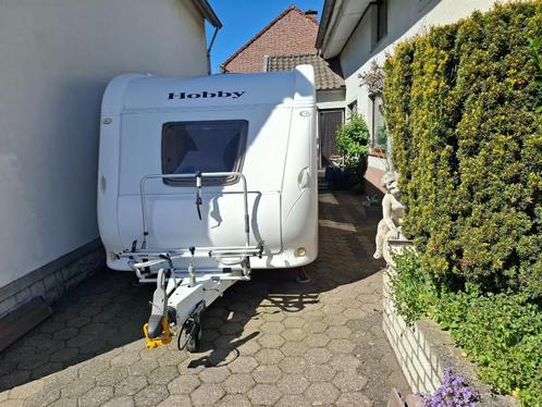 Hobby 540 UL, Caravans en Kamperen, Caravans, Particulier, tot en met 4, 1500 - 2000 kg, Rondzit, Hobby, 2 aparte bedden, Lengtebed