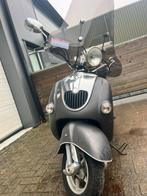 Retro bromscooter 2012 met topkoffer nieuwe smoke windscherm, Maximaal 45 km/u, Agm, Ophalen of Verzenden, Zo goed als nieuw