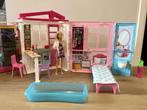 Barbiehuis inklapbaar met Barbie en accessoires - compleet!, Kinderen en Baby's, Speelgoed | Poppenhuizen, Ophalen, Zo goed als nieuw