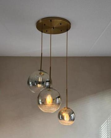 Moderne Hanglamp met Glazen Bollen beschikbaar voor biedingen