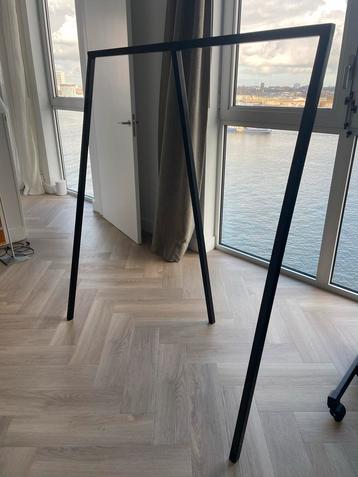 Hay Loop Stand Kledingrek - 130cm beschikbaar voor biedingen