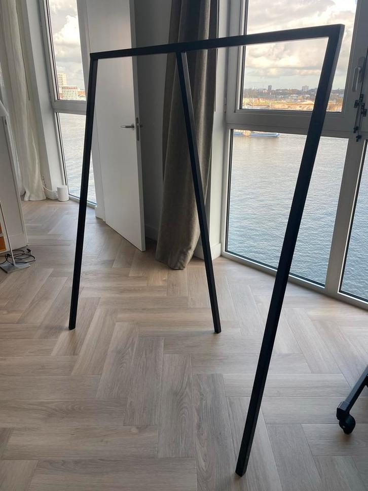 Hay Loop Stand Kledingrek - 130cm, Huis en Inrichting, Woonaccessoires | Kapstokken, Gebruikt, Staande kapstok, 100 tot 150 cm