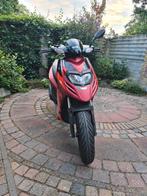 Piaggio Aprilia SR50 Motard 2T, Fietsen en Brommers, Ophalen, Maximaal 45 km/u, SR 50, Zo goed als nieuw