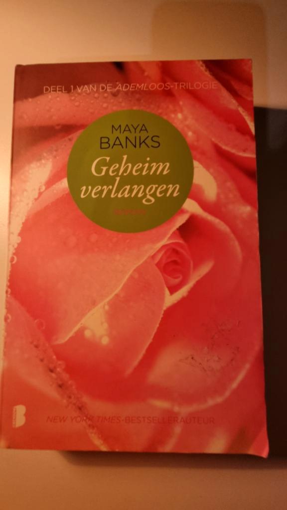 Maya Banks - Geheim verlangen, Boeken, Literatuur, Zo goed als nieuw, Ophalen of Verzenden