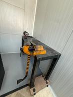 Stevige metalen werkbank met bankschroef, Ophalen, Onbekend, Bankschroef, Zo goed als nieuw