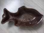 Vintage aardewerk puddingvorm vis bruin beschadigd, Huis en Inrichting, Keuken | Servies, Gebruikt, Ophalen of Verzenden, Schaal of Schalen