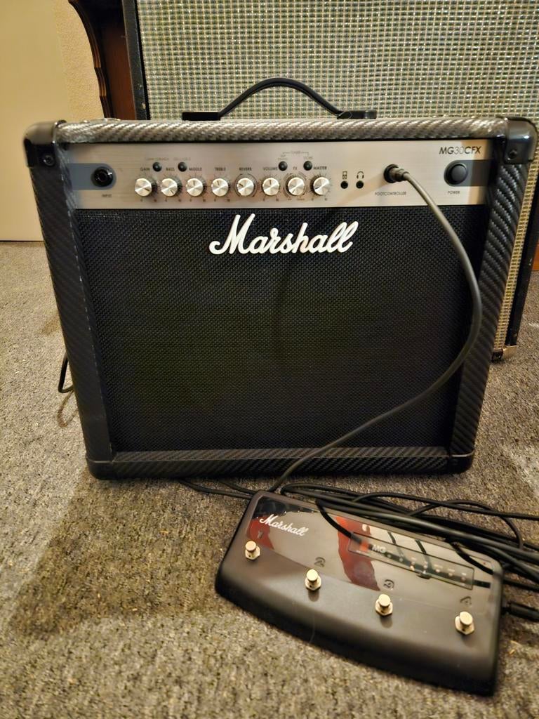Marshall MG30CFX  met footcontroller, Muziek en Instrumenten, Versterkers | Bas en Gitaar, Ophalen, Zo goed als nieuw, Minder dan 50 watt