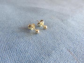 Antieke oorstekers in 925 karaat zilver beschikbaar voor biedingen