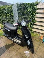 La Souris Scooter Zwart 2022 + Kettingslot + 2 Helmen, Zo goed als nieuw, Benzine, Ophalen, Overige merken