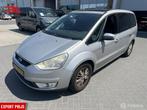 Ford Galaxy 2.0-16V Ghia 7P Panoramadak, Voorwielaandrijving, 145 pk, Gebruikt, Zwart