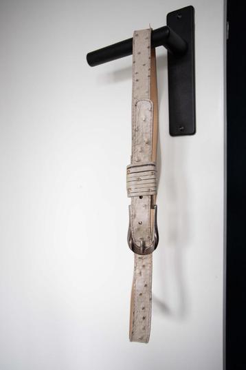Grijze/beige leren riem met details 110 cm beschikbaar voor biedingen
