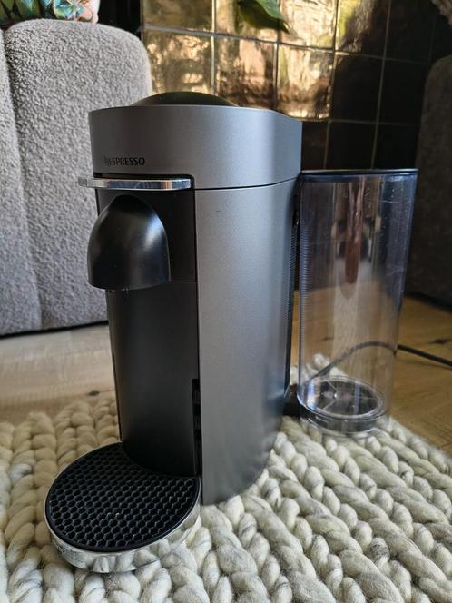Nespresso Vertuo Plus Deluxe Cilinder Magimix zgan, Witgoed en Apparatuur, Koffiezetapparaten, Zo goed als nieuw, Koffiepads en cups