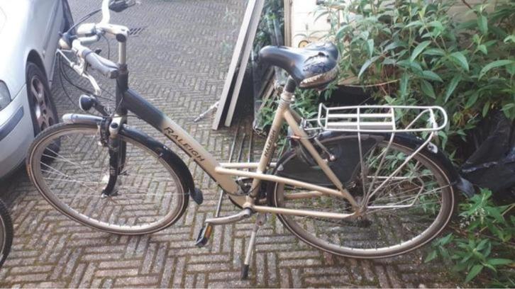Raleigh damesfiets MOET NAGEKEKEN WORDEN, Fietsen en Brommers, Fietsen | Dames | Damesfietsen, Gebruikt, Overige merken, Versnellingen