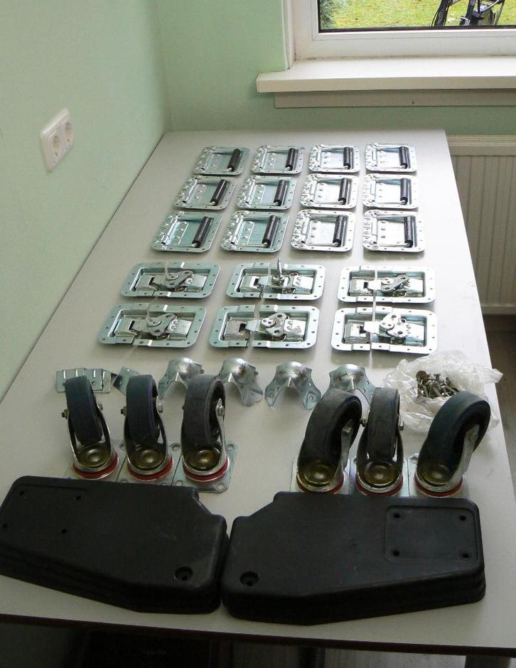 Flightcase hardware - handvatten, wielen, koffersluitingen, Muziek en Instrumenten, Behuizingen en Koffers, Gebruikt, Overige instrumenten