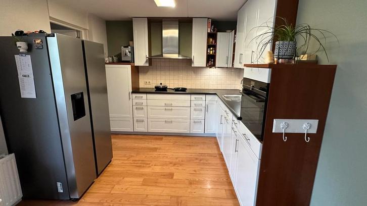 Gratis inbouwkeuken (zelf demonteren), Huis en Inrichting, Keuken | Complete keukens, Gebruikt, Hoekkeuken, Grijs, Kunststof, Ophalen