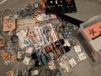 Diverse armbanden / ringen / portemonnees ed  (156 items), Overige materialen, Overige kleuren, Met bedels of kralen, Nieuw
