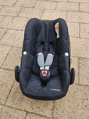 Maxi cosi pebble with EasyBase 2 beschikbaar voor biedingen