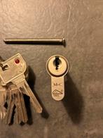 Te koop cilinderslot M&C 65 mm met 7 sleutels skg***, Doe-het-zelf en Verbouw, Hang- en Sluitwerk, Ophalen of Verzenden, Zo goed als nieuw
