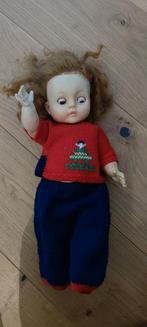 Vintage Pop met Rode Trui, Kinderen en Baby's, Speelgoed | Poppen, Ophalen, Gebruikt, Overige typen