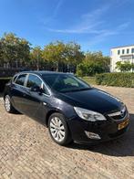 Opel Astra 1.4 Turbo Ecotec 5-D 2010 Zwart, INCL NIEUWE APK!, Auto's, Voorwielaandrijving, 65 €/maand, Leder en Stof, Zwart