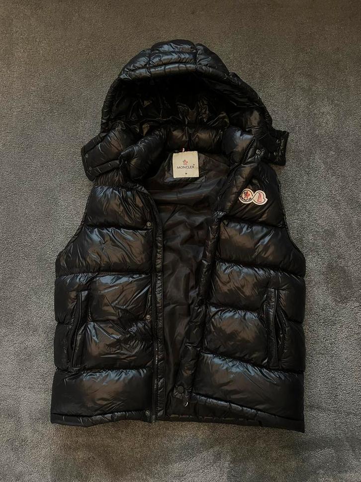 Moncler bodywarmer - maat M - zwart - nette staat, Kleding | Heren, Bodywarmers, Gedragen, Maat 48/50 (M), Zwart, Ophalen