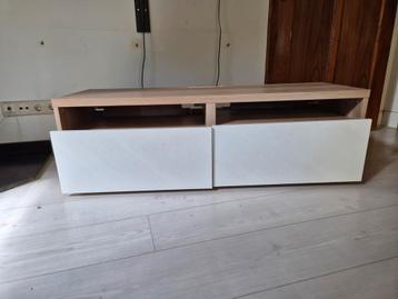 Tv-kast Besta van Ikea beschikbaar voor biedingen