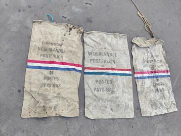 Postzakken beschikbaar voor biedingen